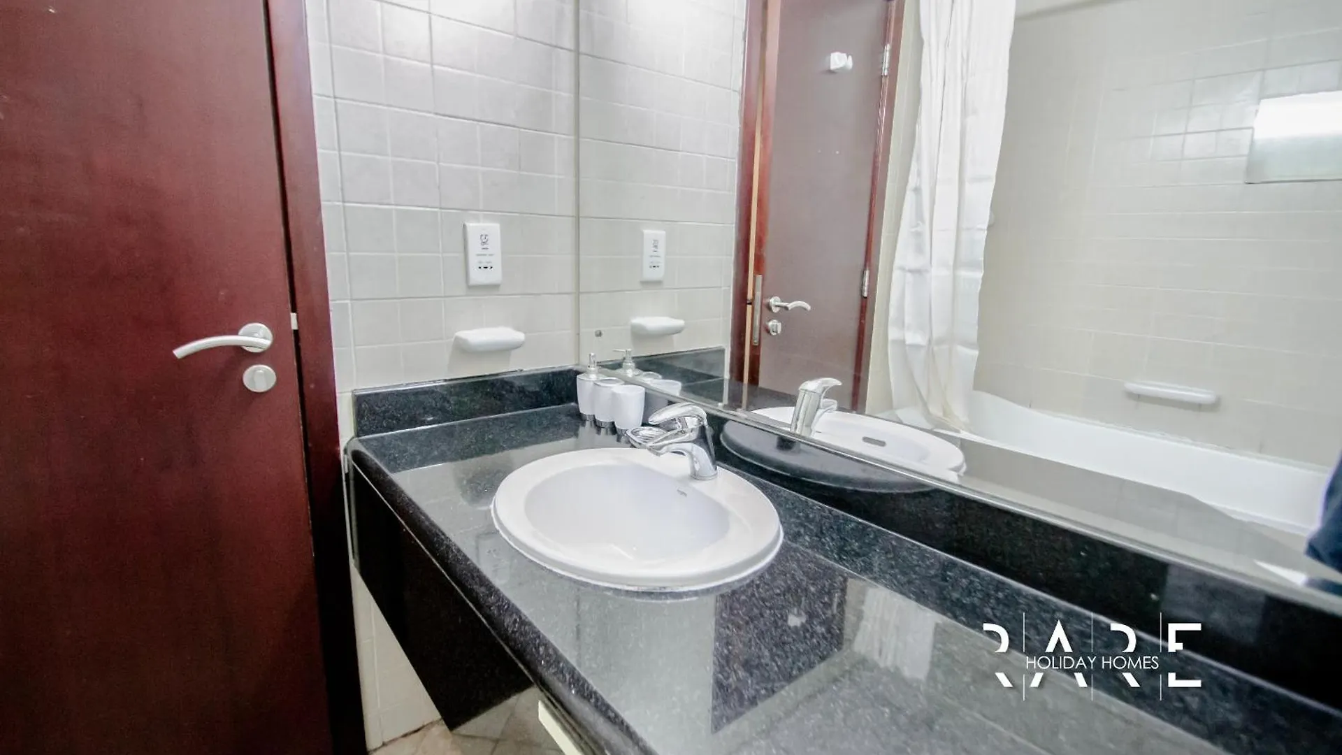 Apartamento Rare Holiday Homes - Mediterranean Cluster - Near Ibn Battuta Mall - Discovery Garden - Building# Med 49 - R411 Dubái